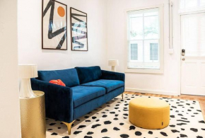 ✺ Bright & Cozy 1BR Located Steps from Downtown ✺